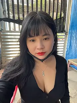 Snapshot of Lewd_couple chatting on 05-14-26, 06:31 Lewd couple online show from 05-14-26, 06:31