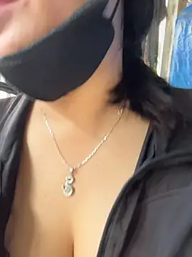 Snapshot of Lewd_couple chatting on 05-15-26, 01:34 Lewd couple online show from 05-15-26, 01:34