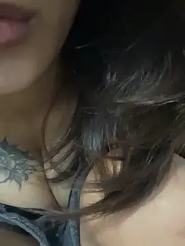 Snapshot of -Nuna- chatting on 04-11-26, 05:28 -Nuna- online show from 04-11-26, 05:28