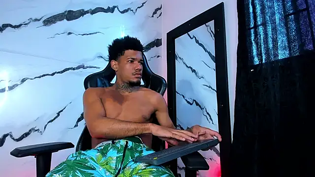 Nehemiaa boy online show from 04-20-26, 02:42