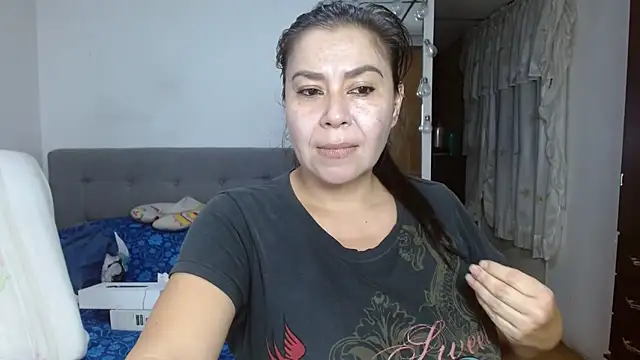 Karo sexy online show from 10-04-25, 06:00