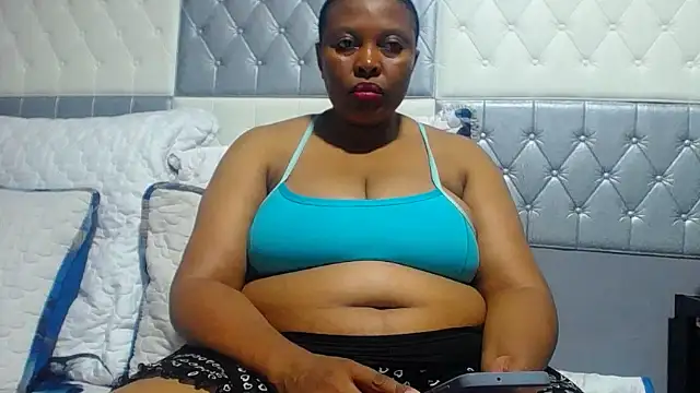 SEXYBUSTYEBONYXX online show from 04-19-26, 05:01