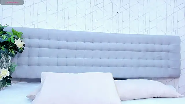 MiiaTauro online show from 03-23-26, 01:37