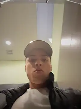 Snapshot of Eros_lee chatting on 03-19-26, 11:09 Eros lee online show from 03-19-26, 11:09
