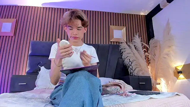 AngelDoll 1 online show from 02-15-26, 05:04