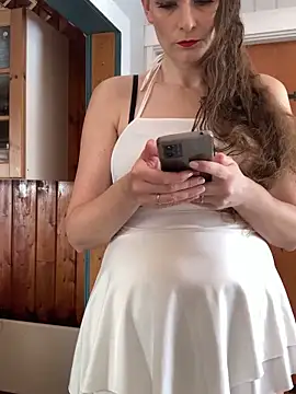 Snapshot of Midnight_Munch chatting on 03-04-26, 08:42 Midnight Munch online show from 03-04-26, 08:42