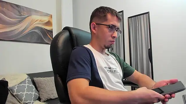 Tommas Jhonson online show from 03-18-26, 03:53