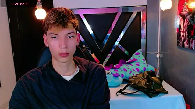 Liam Green1 online show from 03-06-26, 08:05