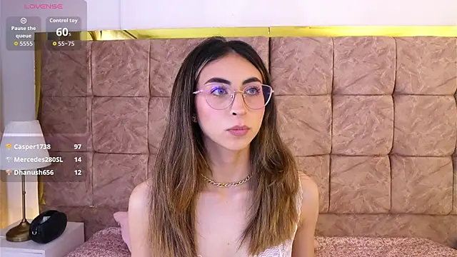 EmmaClark   online show from 03-31-26, 08:09