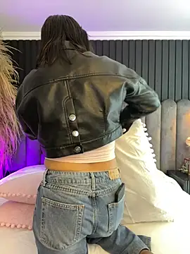 Nanda vixen  online show from 05-23-26, 06:56