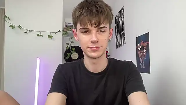 Snapshot of YourMilkyGuy chatting on 05-21-26, 01:07 YourMilkyGuy online show from 05-21-26, 01:07