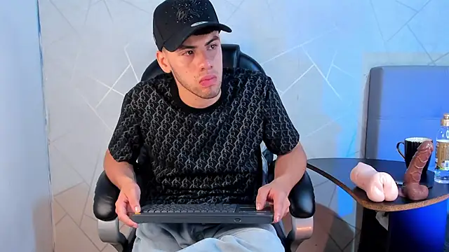 Milo Thompson online show from 03-30-26, 04:13