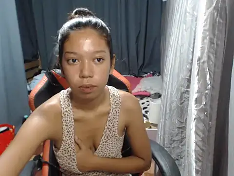 urgirlyflor online show from 02-07-26, 05:11