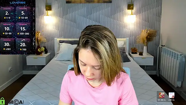 Snapshot of Mini_Allice chatting on 03-03-26, 01:12 Mini Allice online show from 03-03-26, 01:12