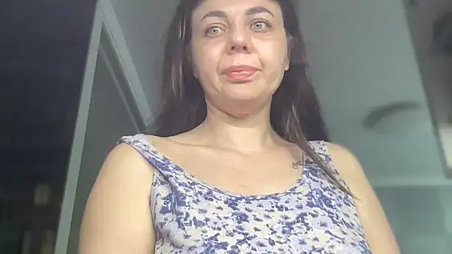 Snapshot of Darsy_Rox chatting on 05-19-26, 03:24 Darsy Rox online show from 05-19-26, 03:24