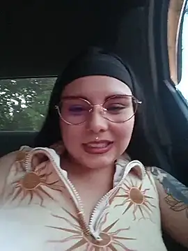Snapshot of Yulska chatting on 04-23-26, 10:56 Yulska online show from 04-23-26, 10:56