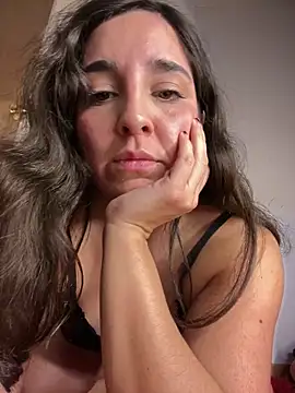 Latinaelisa online show from 06-10-26, 03:39