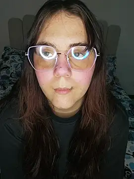 its lauu  online show from 04-06-26, 04:57