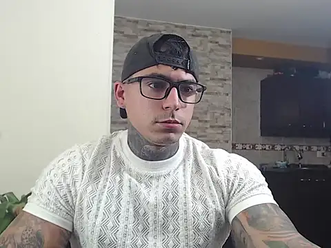 Snapshot of maxstrom111 chatting on 02-08-26, 07:50 maxstrom111 online show from 02-08-26, 07:50