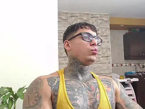 Snapshot of maxstrom111 chatting on 02-09-26, 01:26 maxstrom111 online show from 02-09-26, 01:26