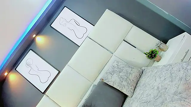 Daniiela Foxx online show from 02-13-26, 09:00