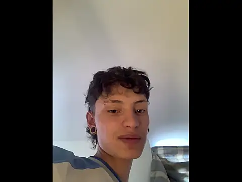 Damn  Love online show from 02-15-26, 07:32