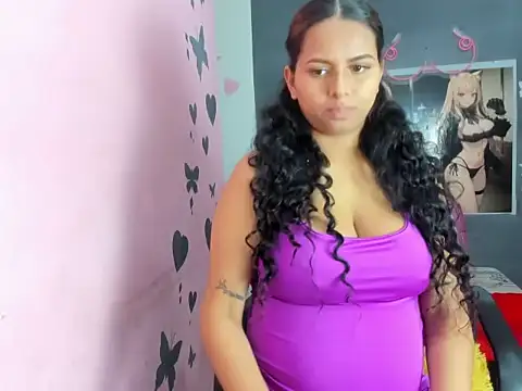 Luna white1 online show from 04-21-26, 08:12