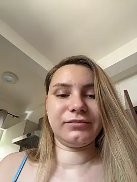 AlessiaandJay online show from 05-11-26, 12:22