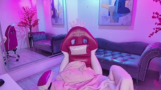 Chloe dolly online show from 04-19-26, 06:10