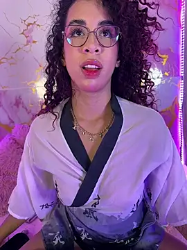 Woo isDaphne online show from 03-07-26, 11:02