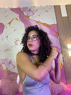 Snapshot of Woo_isDaphne chatting on 05-10-26, 10:59 Woo isDaphne online show from 05-10-26, 10:59