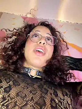 Snapshot of Woo_isDaphne chatting on 05-16-26, 12:18 Woo isDaphne online show from 05-16-26, 12:18