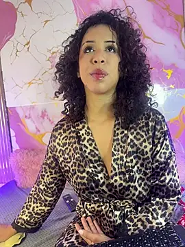 Woo isDaphne online show from 07-04-26, 11:33
