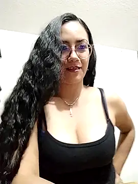 Snapshot of Salma-sweet chatting on 05-08-26, 03:23 Salma-sweet online show from 05-08-26, 03:23