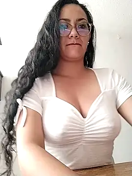 Snapshot of Salma-sweet chatting on 05-24-26, 08:58 Salma-sweet online show from 05-24-26, 08:58