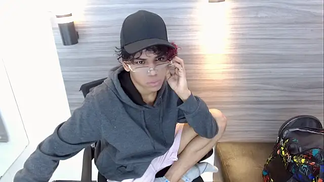 DaviidBuckx  online show from 04-21-26, 02:04