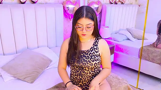 Snapshot of Mia_Reize chatting on 02-13-26, 12:23 Mia Reize online show from 02-13-26, 12:23