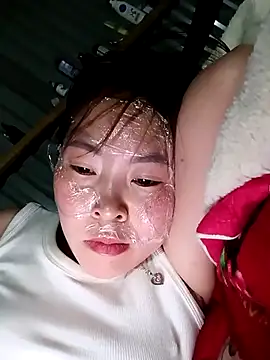 Yiyoongg online show from 04-19-26, 02:27