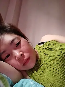 Snapshot of Yiyoongg chatting on 05-30-26, 11:02 Yiyoongg online show from 05-30-26, 11:02