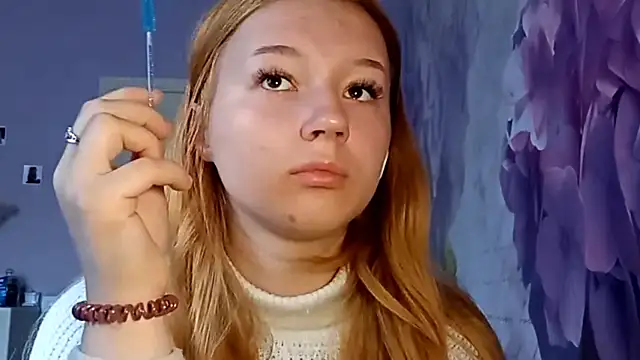 ChantayCambronne online show from 04-20-26, 08:28