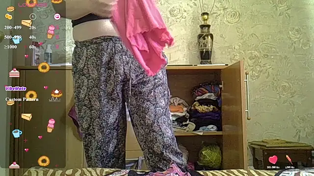 Snapshot of CurvyWild_Lady30 chatting on 06-18-26, 10:52 CurvyWild Lady30 online show from 06-18-26, 10:52