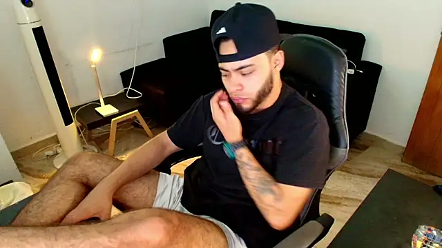 Xanderstone00 online show from 03-17-26, 04:17