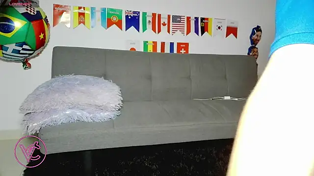 Snapshot of Violeta_and_Charlie chatting on 06-21-26, 12:02 Violeta and Charlie online show from 06-21-26, 12:02