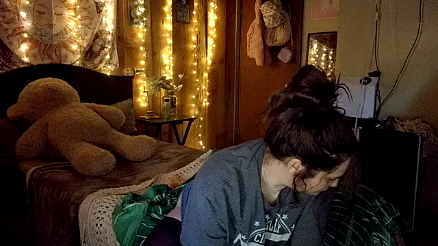 VelvetBrunetteXo online show from 03-18-26, 05:16