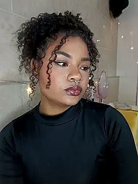 BrianaSweetxxx online show from 04-17-26, 03:53