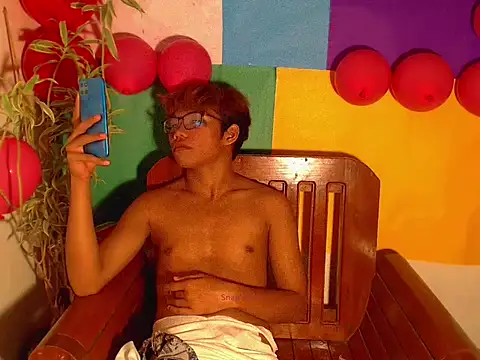 shopiaxox1 online show from 02-16-26, 11:01