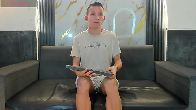 Isaak 26 online show from 04-20-26, 06:09