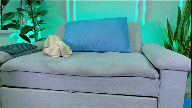 SuzyFox  online show from 04-22-26, 09:05