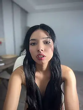 jadelaurent online show from 07-16-26, 12:05