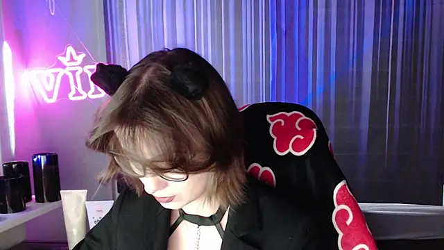 LunaXcherry online show from 07-21-26, 04:42